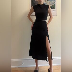 High waisted skirt with slit